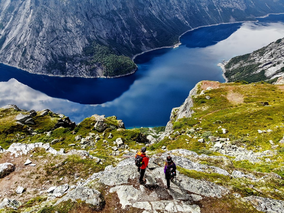 Aerial footage of the Ringedalsvatnet lake