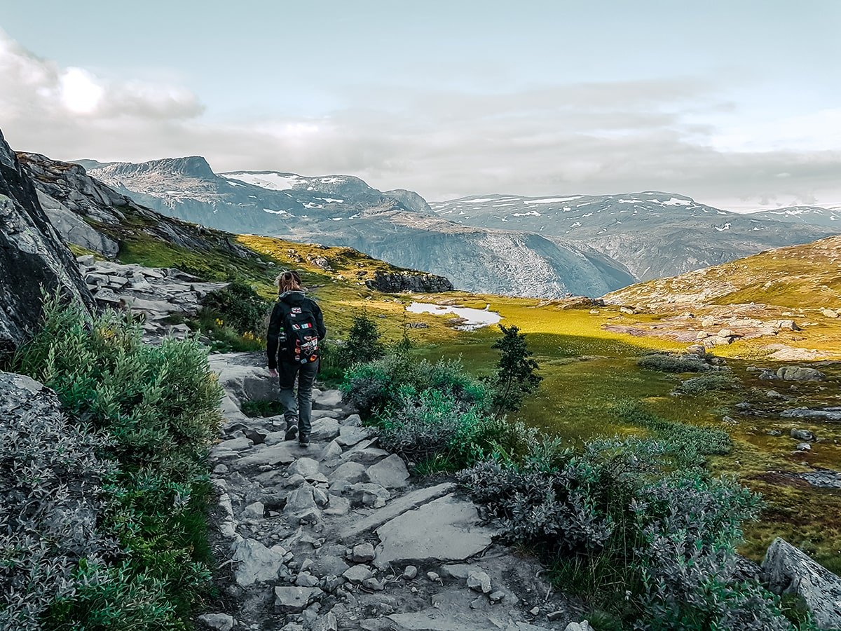 Beautiful mountain path on the Trolltunga hike