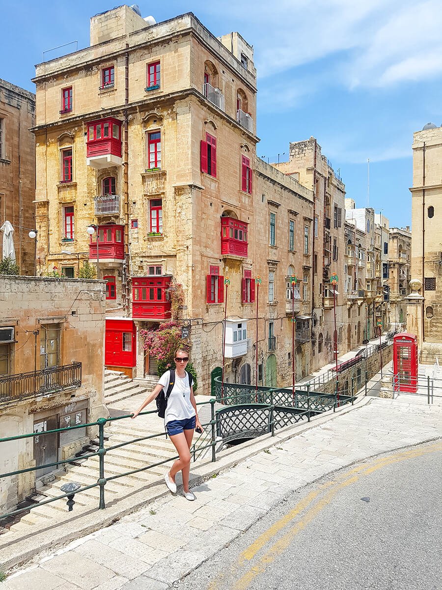 Red windows in Valletta
