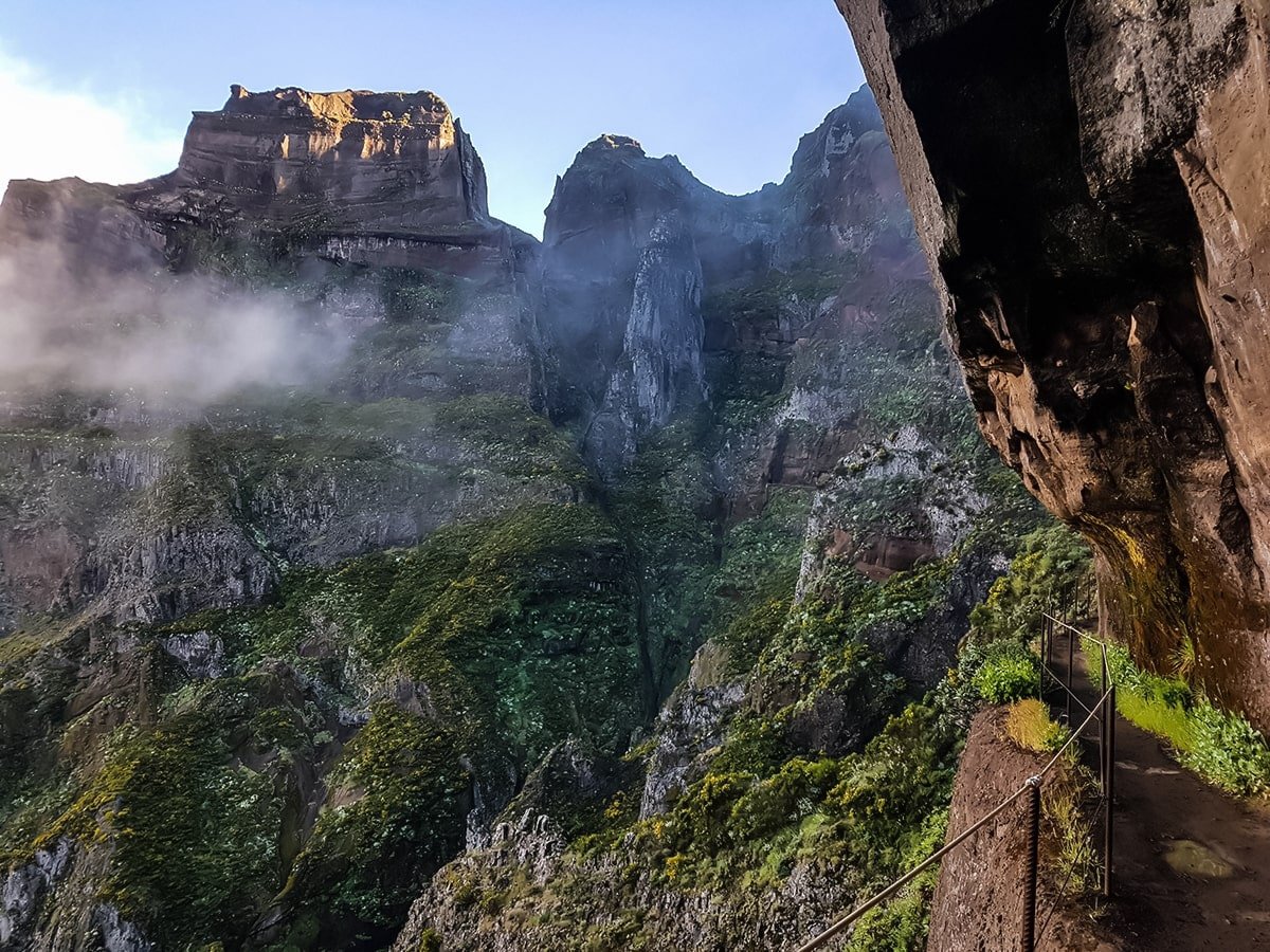 Hiking paradies towards the Pico Ruivo, Madeira's highest summit