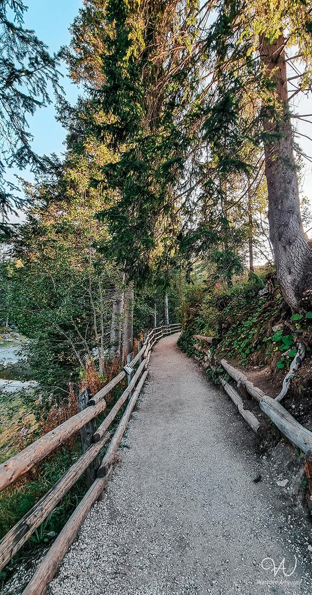 Hike around Lago di Carezza