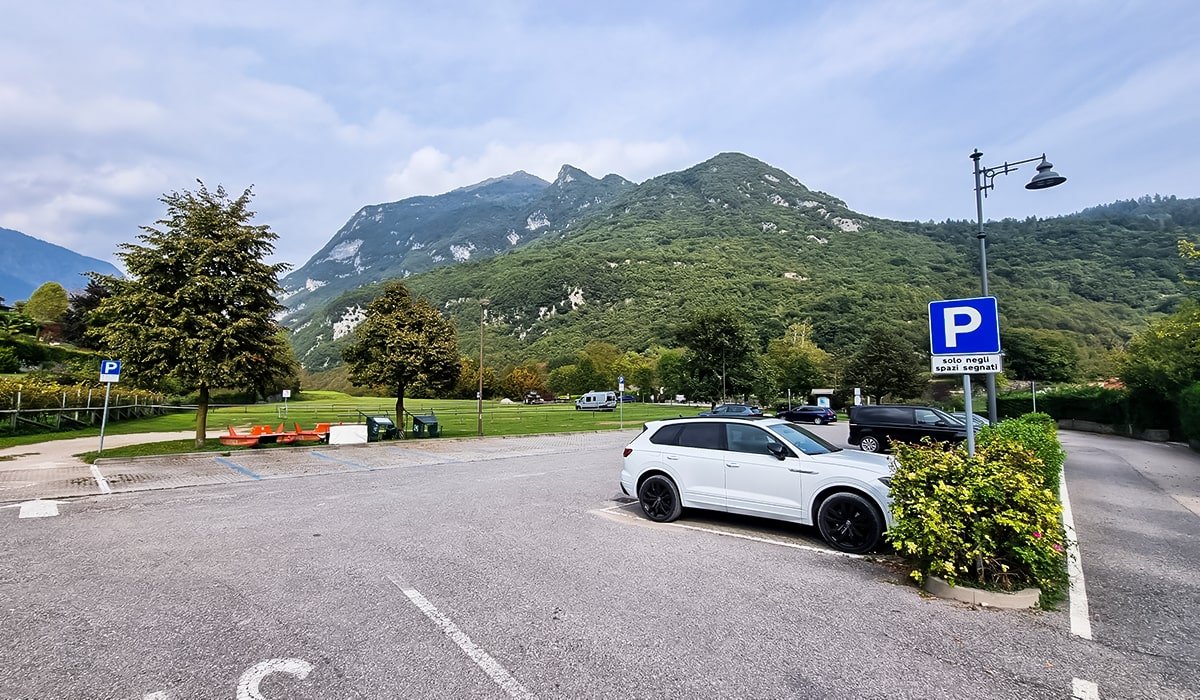 Paid parking lot around Lago di Tenno