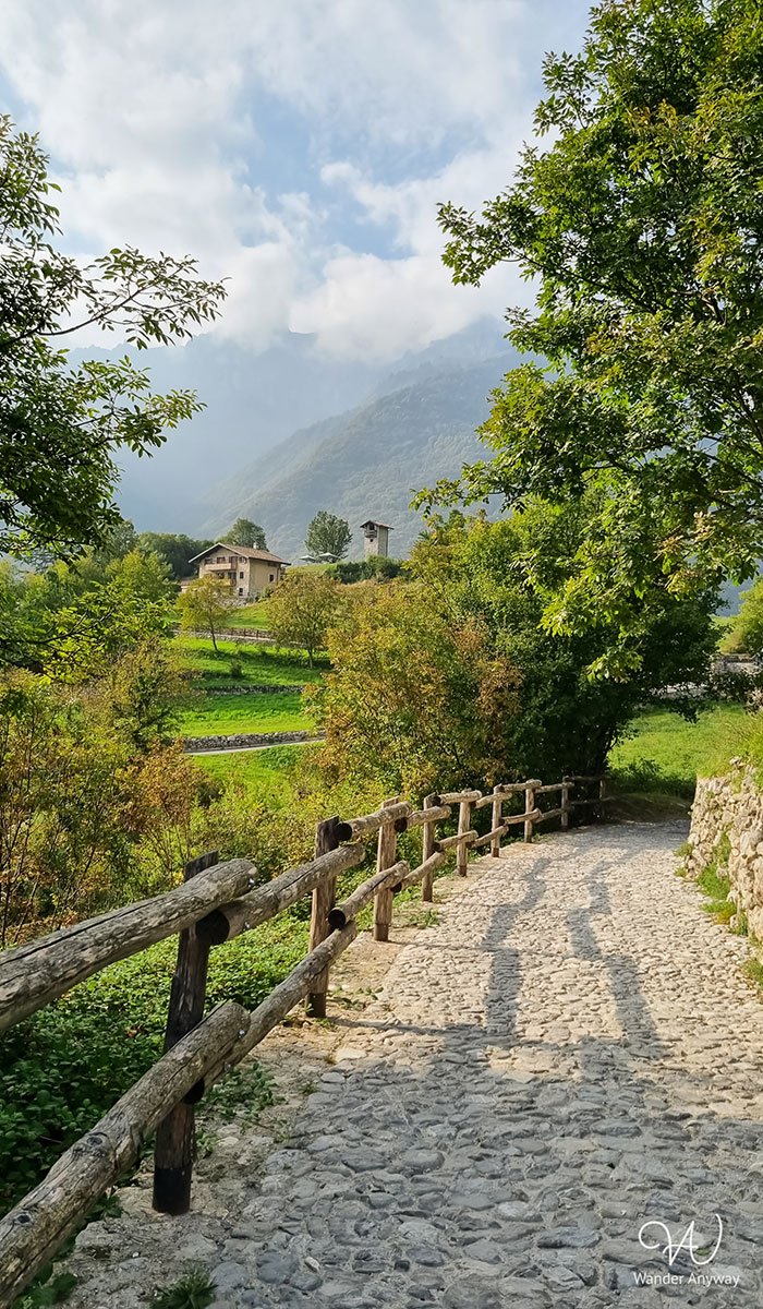 The path between Canale di Tenno and Lake Tenno