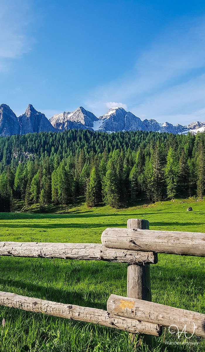The starting point of Lake Sorapis trail