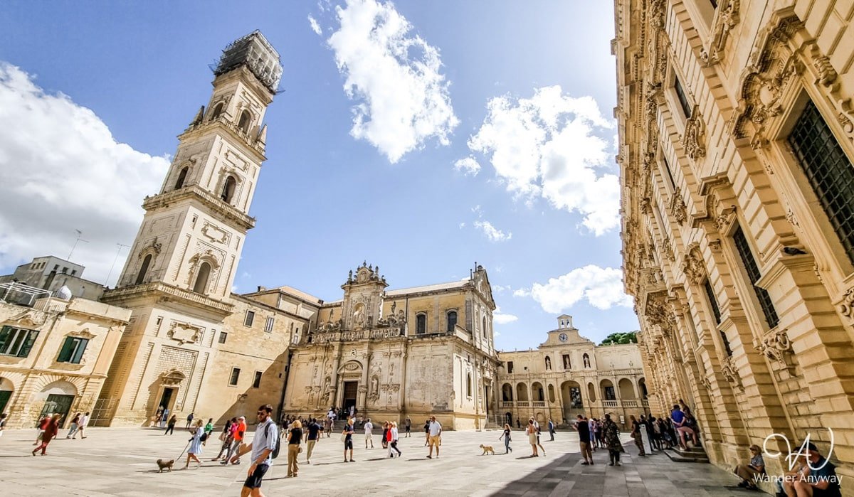 Piazza del Duomo, Lecce’s stunning enclosed square, surrounded by grand Baroque architecture and illuminated at night—definitely among the Top Things to Do in Lecce.